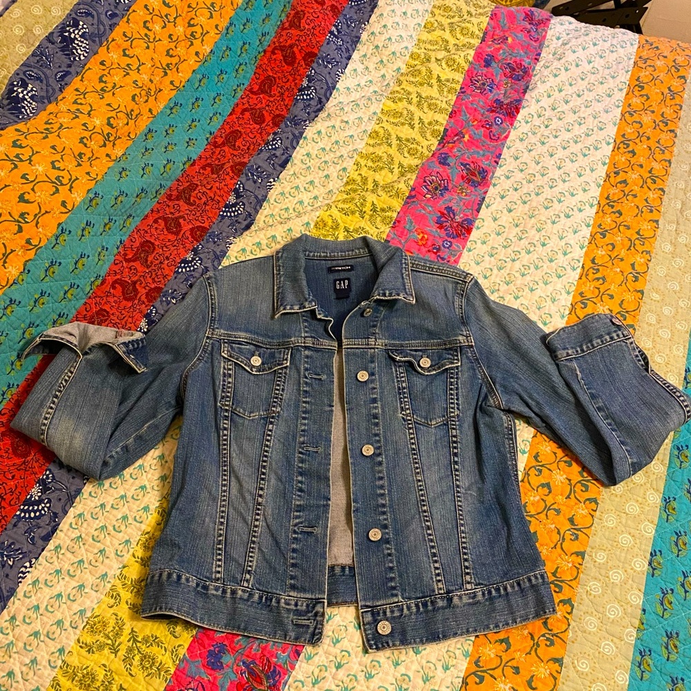 GAP Jean jacket women size large